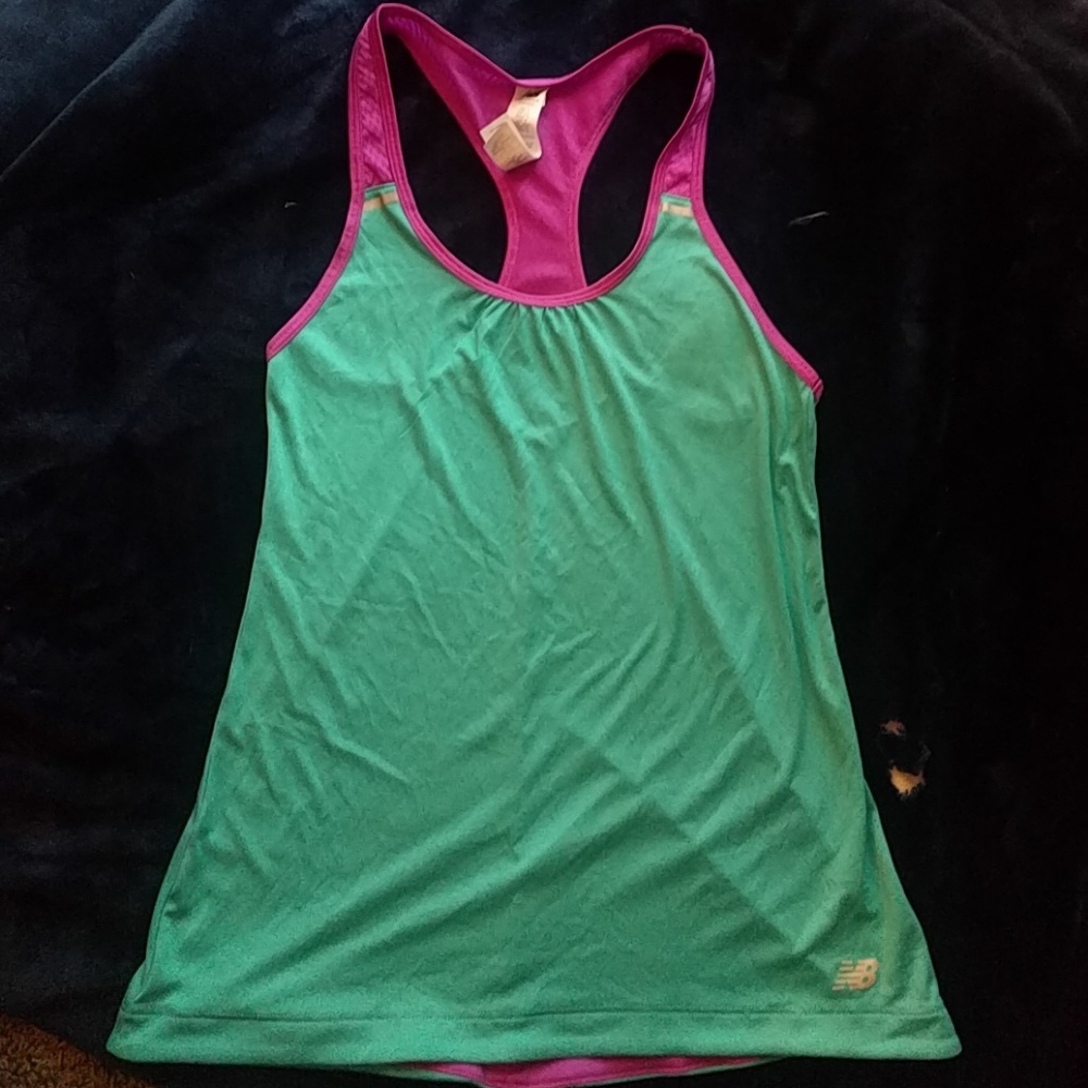 NewBalance work out top